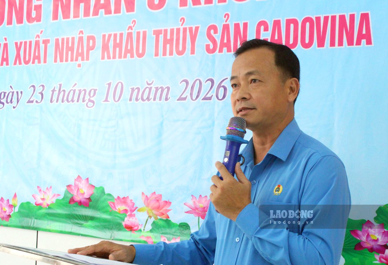 Phó Chủ tịch LĐLĐ tỉnh Đồng Tháp Nguyễn Thanh Tuấn phát biểu gợi ý thảo luận tại hội nghị. Ảnh: Thanh Mai