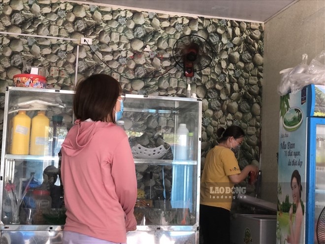 Thời gian đầu mở quán, vợ chồng anh Tâm gặp không ít khó khăn khi dịch COVID-19 bùng phát. Ảnh: Minh Hương.