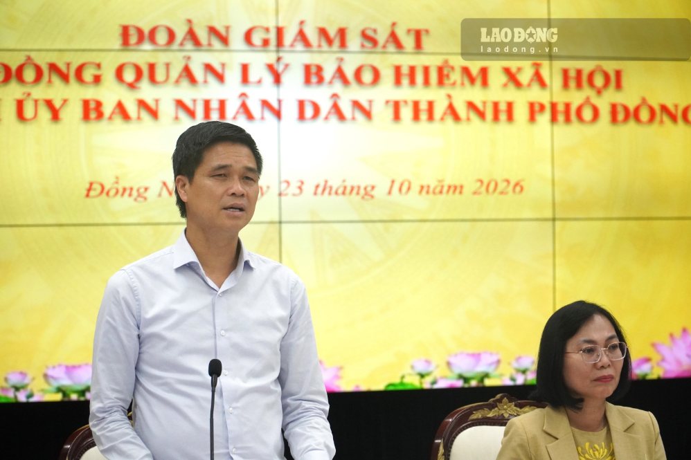 Phó Chủ tịch Thường trực Tổng LĐLĐVN Ngọ Duy Hiểu - Trưởng đoàn giám sát phát biểu. Ảnh: HAC
