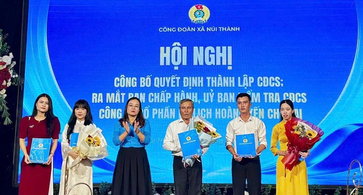 岘港市 Núi Thành 社工会又成立了 2 个新的基层工会。 图片:Núi Thành 社工会