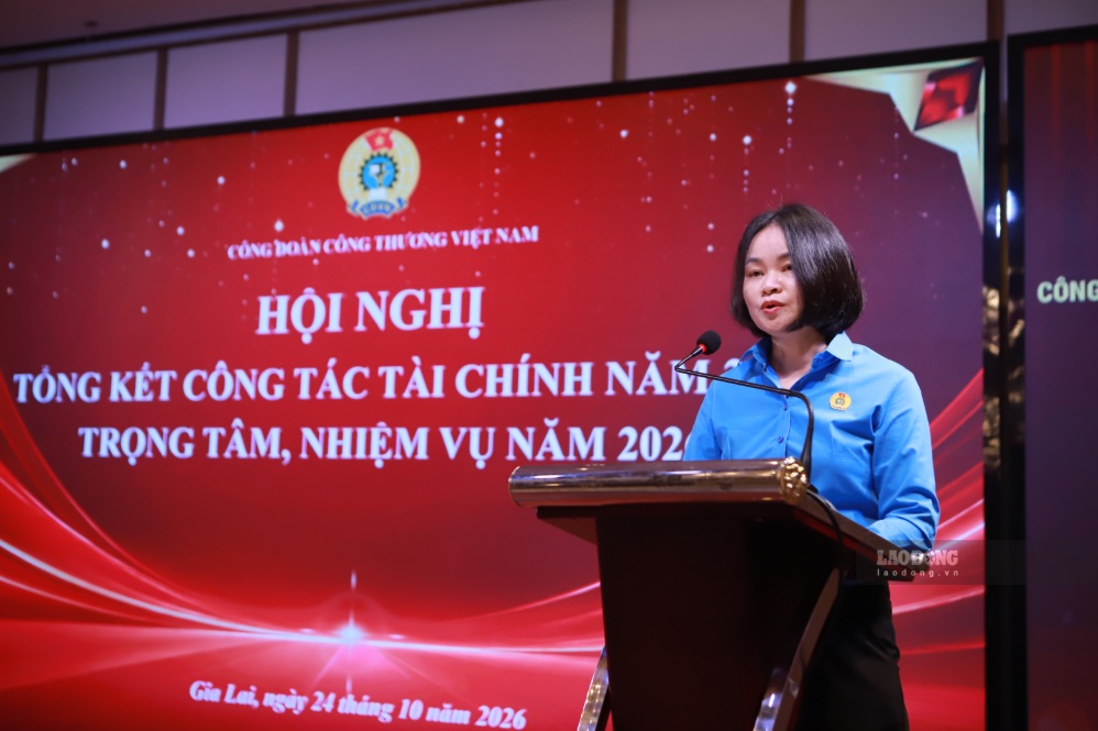 Các đơn vị trình bày tham luận. Ảnh: Hoài Phương