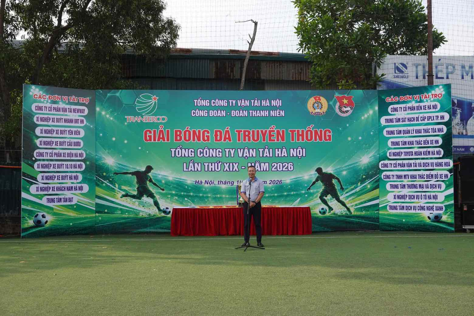 Ông Vũ Hữu Tuyến - PBT Thường trực Đảng uỷ, Chủ tịch Công đoàn TCT, Trưởng BTC giải phát biểu khai mạc. Ảnh: Transerco