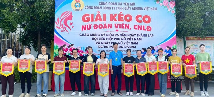 Công đoàn xã Yên Mô (Ninh Bình) phối hợp với Công đoàn cơ sở Công ty TNHH giầy Athena Việt Nam tổ chức giả kéo co cho nữ đoàn viên, CNLĐ. Ảnh: Nguyễn Trường (chụp tháng 10.2026)