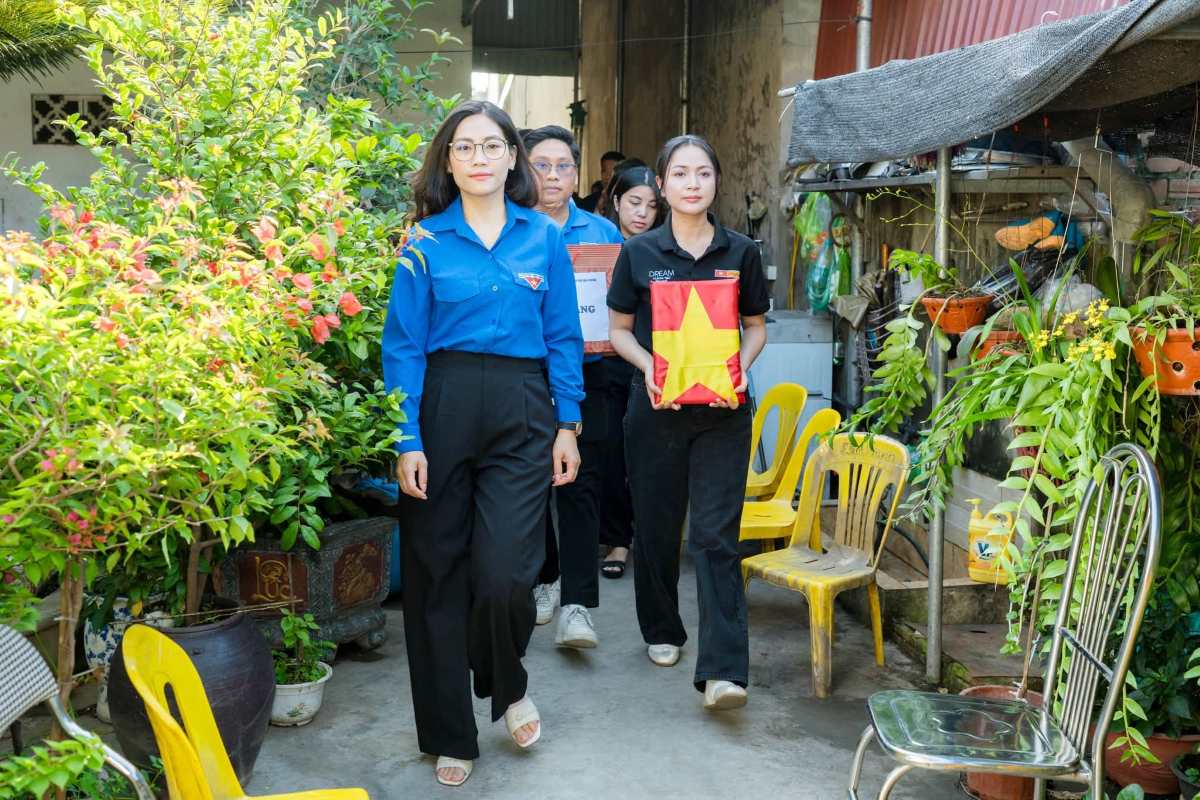 Hoàn thành phục dựng, trao tặng 200 di ảnh chân dung liệt sĩ ở Hải Phòng