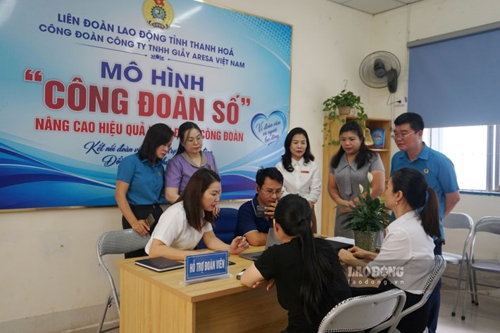 Công đoàn phường Quảng Phú, tỉnh Thanh Hóa ra mắt mô hình “Công đoàn số” tại doanh nghiệp. Ảnh: Quách Du