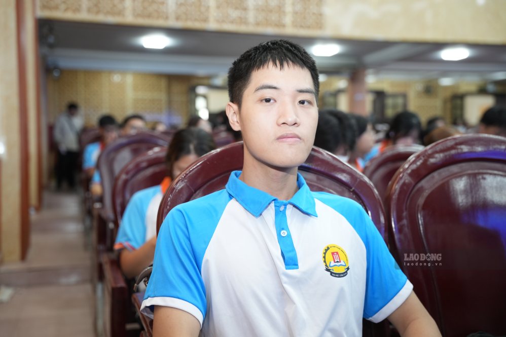 Sinh viên Đặng Tiến Đạt - Khoa Quan hệ công chúng và Công đoàn, Trường Đại học Công đoàn. Ảnh: Hữu Chánh