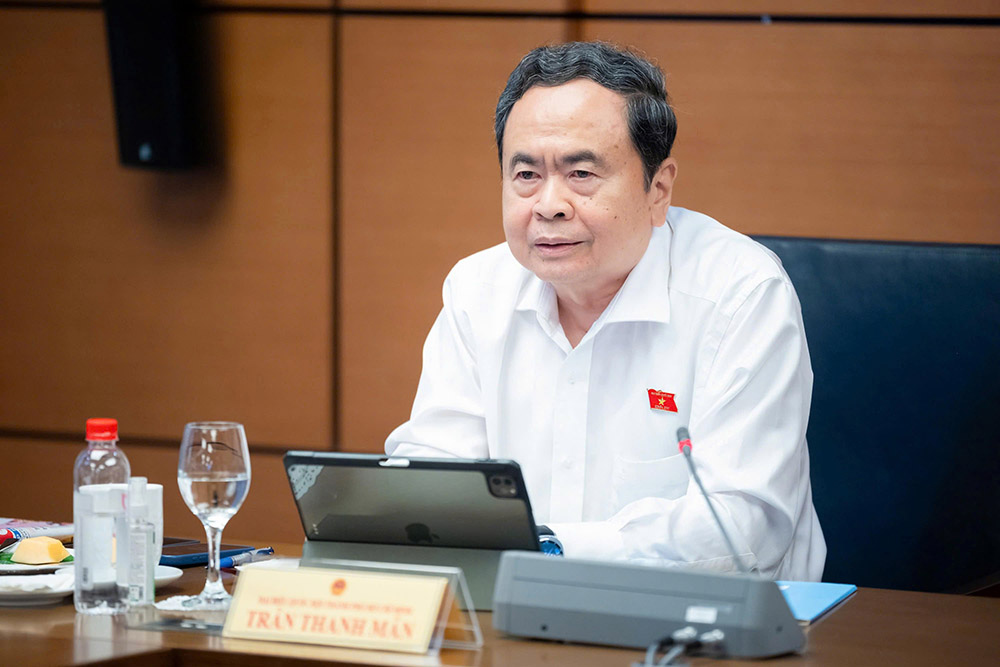 Ủy viên Bộ Chính trị, Chủ tịch Quốc hội Trần Thanh Mẫn yêu cầu yếu tố gắn trực tiếp với sức khỏe người dân thì không thể đơn giản hóa. Ảnh: Quochoi.vn