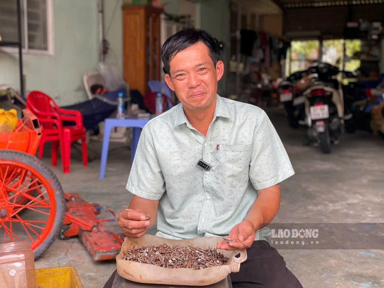 Những con đường được thu gom sạch những đinh sắc nhọn là niềm vui của bác tài Phùng Hữu Hiệp. Ảnh: Đình Trọng (chụp tháng 10.2026)