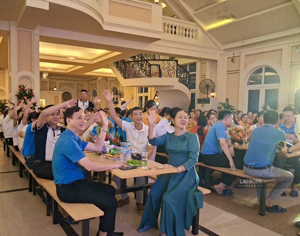 Các tiết mục tham gia được ban lãnh đạo và khán giả cổ vũ nhiệt tình. Ảnh: Việt Anh, chụp 24.10.2026.