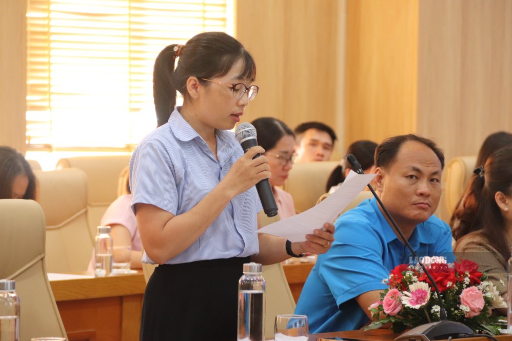 Bà Lê Thị Nghĩa, Trưởng ban nữ công Công đoàn cơ sở Công ty TNHH Fujikura Automotive Việt Nam. Ảnh: Nguyễn Linh  