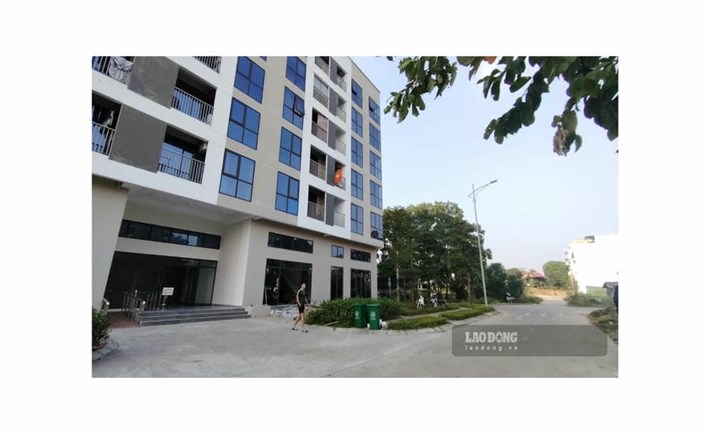 Workers hope that the social housing area will have more essential amenities. Photo: Xuyen Dong