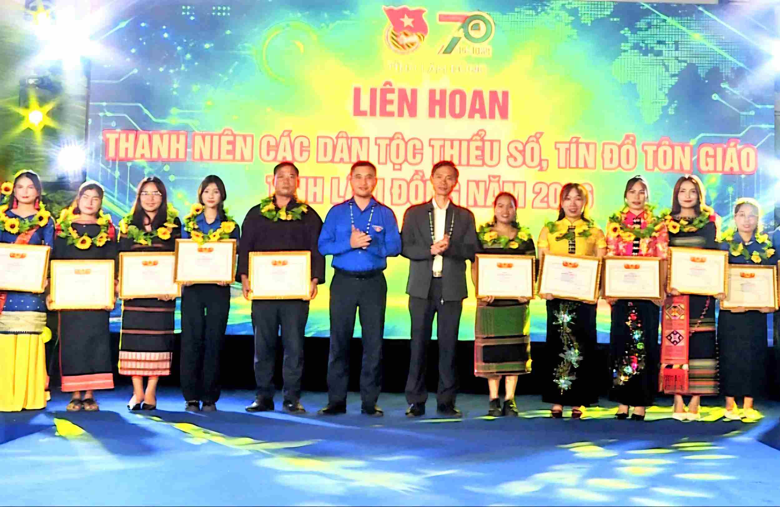 Lam Dong commends 108 outstanding ethnic minority youth and religious followers