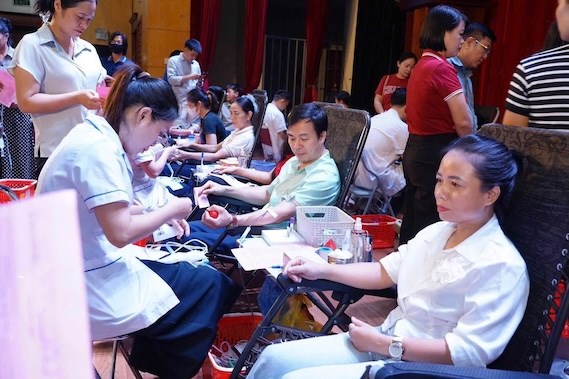 Cán bộ, đoàn viên Công đoàn xã Thường Tín tham gia hiến máu tình nguyện năm 2026. Ảnh: Công đoàn xã