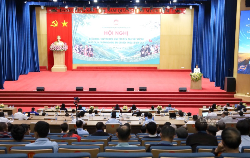 Lao Cai commends 50 people with prestige among ethnic minorities
