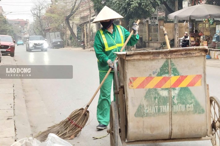 Synchronizing many solutions for female environmental workers to feel secure in their work. Photo: Bao Nguyen