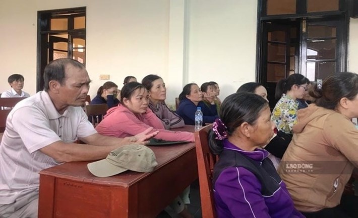Người lao động làm việc hàng chục năm cho Công ty Cổ phần Licogi Quảng Ngãi nhưng bị doanh nghiệp này nợ lương, bảo hiểm kéo dài. Ảnh: Viên Nguyễn