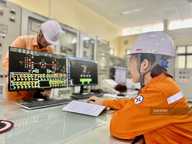 Phó Thủ tướng yêu cầu EVN có phương án giảm giá điện, áp dụng từ ngày 1.11