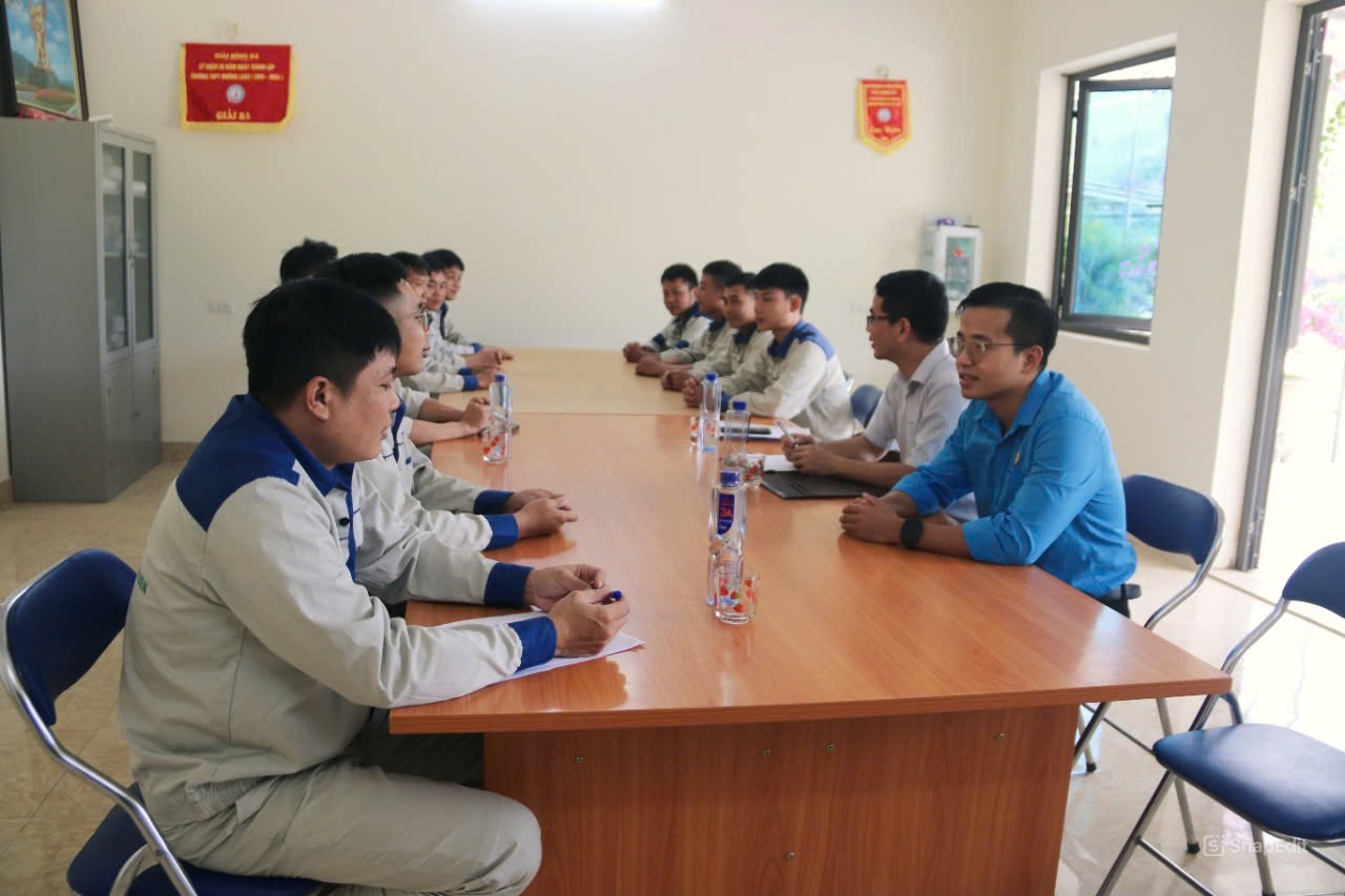 Dien Bien Trade Union listens and cares for workers
