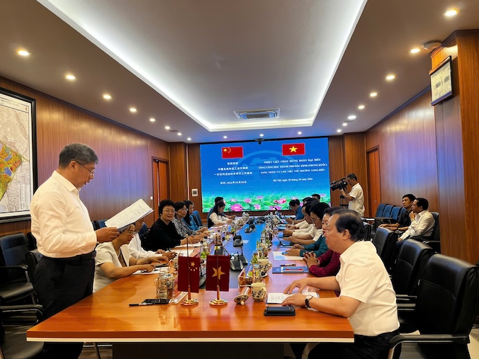 Long Bien Ward Trade Union and Beijing City General Confederation of Labor exchange experiences