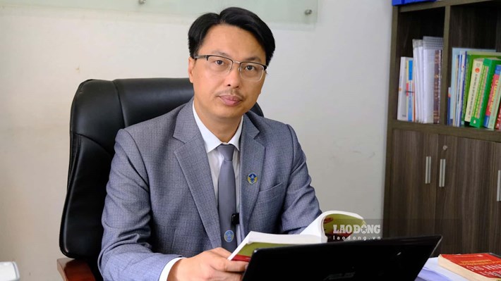 Tiến sĩ, Luật sư Đặng Văn Cường (Đoàn Luật sư thành phố Hà Nội) lý giải những điều người lao động cần lưu ý khi cộng dồn thời gian đóng BHXH. Ảnh: Huyền Trang