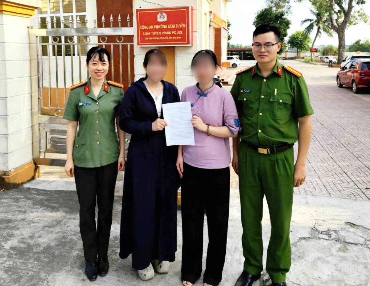 Recibiendo casi 3 mil millones de VND transferidos por error, una mujer en Ninh Binh denuncia a la policía