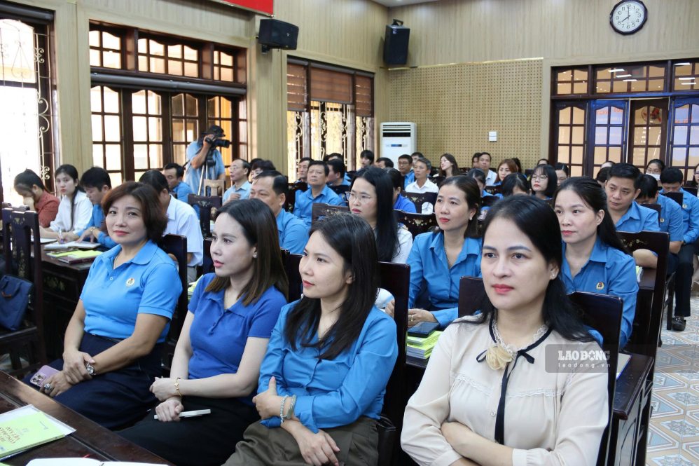 Các đại biểu dự hội nghị. Ảnh: Trần Lâm