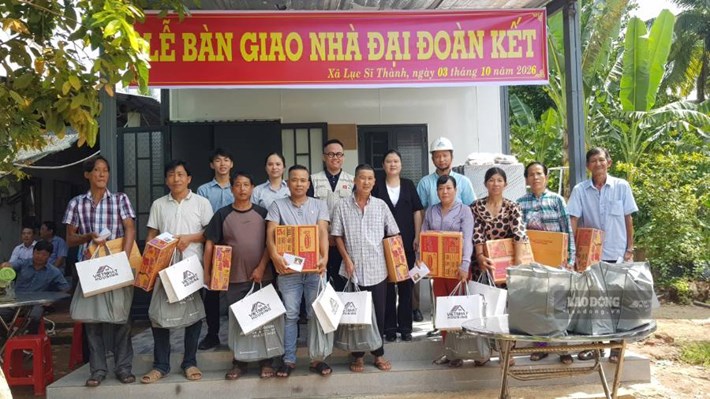 3 căn nhà Đại đoàn kết được bàn giao cho các hộ khó khăn về nhà ở tại xã Lục Sĩ Thành. Ảnh chụp ngày 3.10.2026 tại xã Lục Sĩ Thành. Ảnh: Hoàng Lộc