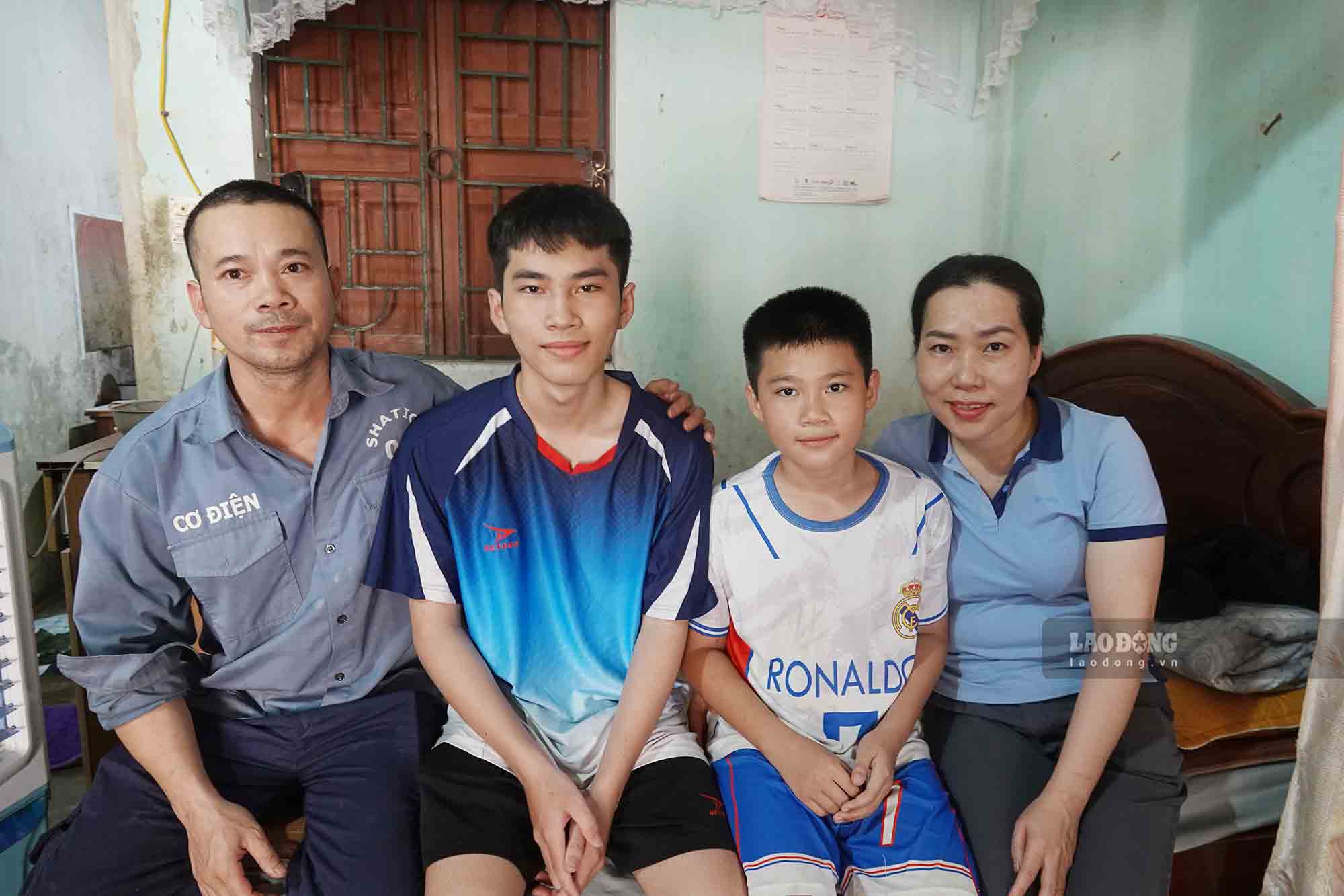 Bí quyết giữ lửa hạnh phúc của đôi vợ chồng công nhân