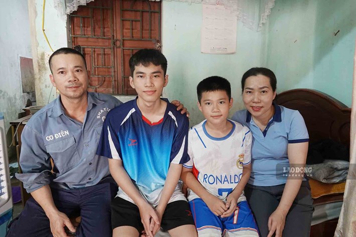 Tổ ấm của gia đình công nhân tiêu biểu Đặng Thị Kim Lành, Nguyễn Văn Tuấn. Ảnh: Trần Tuấn chụp ngày 3.10