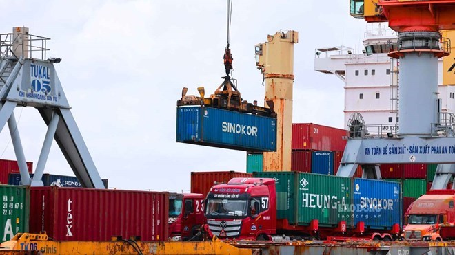 Total import and export turnover of goods of Vietnam in the first 10 months of 2026 increased by 32.3% compared to the same period in 2025. Photo: Hai Nguyen