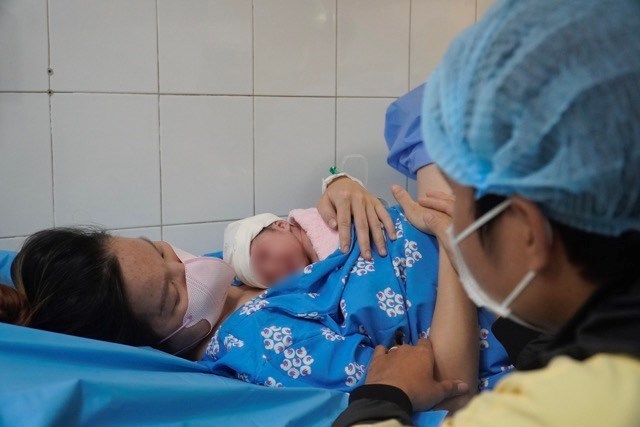 Guidance on receiving support money when having 2 children before the age of 35. Photo: Thanh Vu