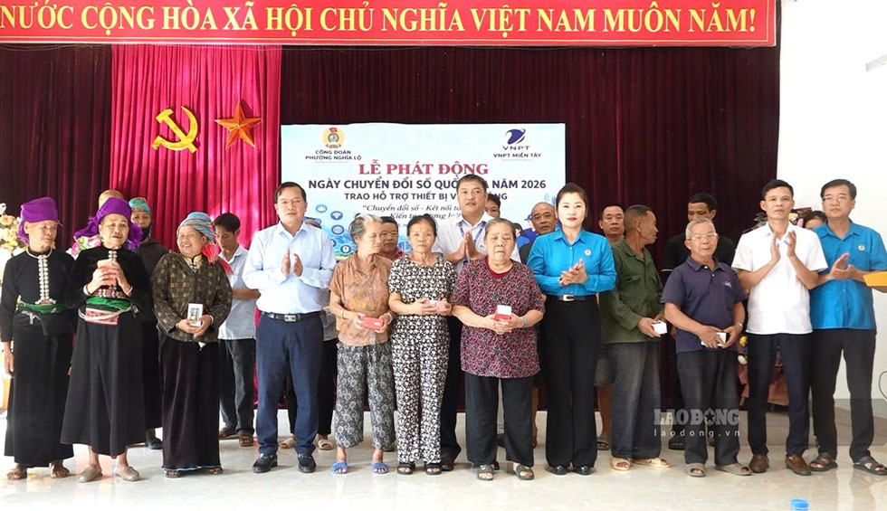 Công đoàn Nghĩa Lộ tiếp sức người dân tiếp cận công nghệ số