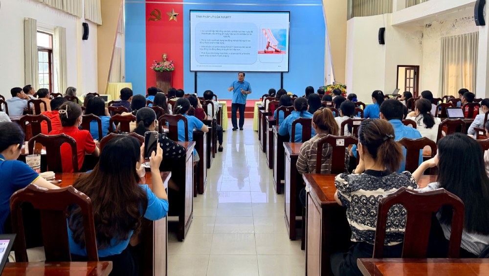 An Giang tập huấn nghiệp vụ cho gần 130 cán bộ công đoàn cơ sở