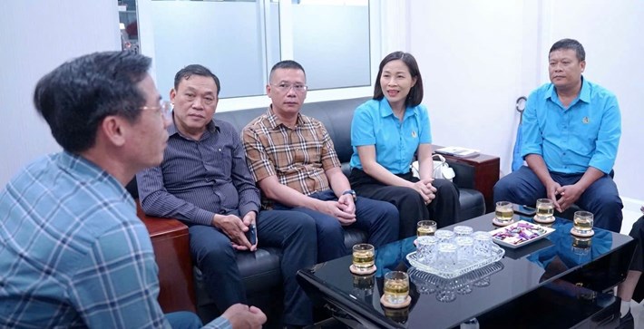 Công đoàn phường Vinh Phú vận động phát triển tổ chức Công đoàn trong khu vực tư nhân. Ảnh: Công đoàn Nghệ An đăng tải ngày 31.10
