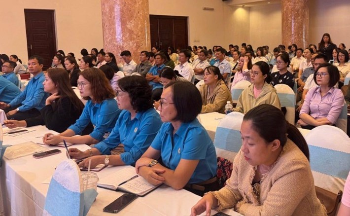 Các cán bộ Công đoàn tỉnh Đắk Lắk được tập huấn chuyên đề “Kỹ năng thương lượng, ký kết và thực hiện thỏa ước lao động tập thể"... vào tháng 10.2026. Ảnh: Kim Chi