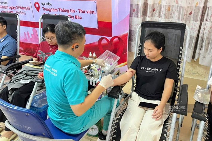 Forces in the central area of Son La province participate in blood donation. Photo: Tien Luong