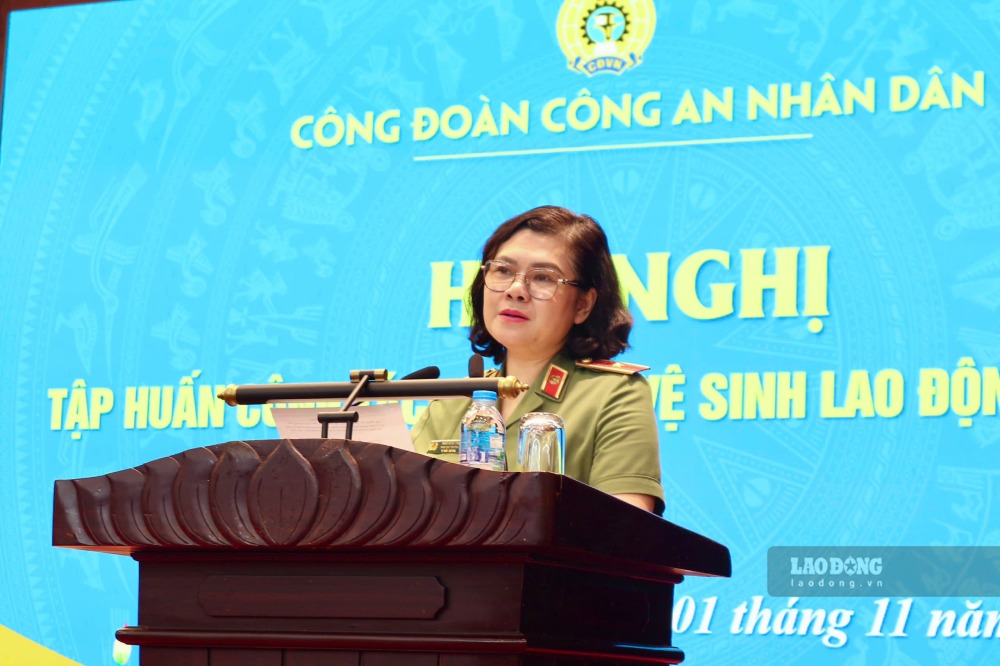 Thiếu tướng Ngô Hoài Thu, Phó Cục trưởng Cục Công tác chính trị (X03) phát biểu tại Hội nghị. Ảnh: Quỳnh Chi