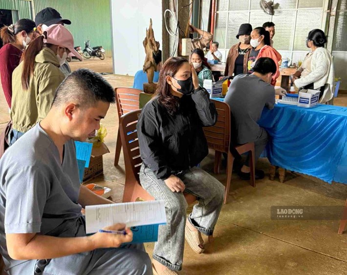 Người lao động ở Đắk Lắk được khám sức khỏe miễn phí trong tháng Công nhân năm 2026. Ảnh: Long Du