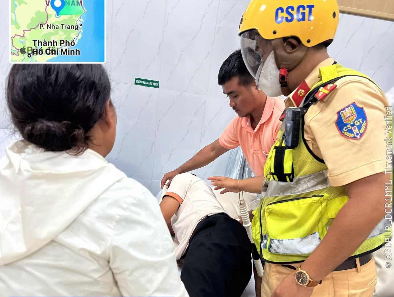 CSGT Đắk Lắk dùng mô tô đặc chủng dẫn đường đưa người đột quỵ đi cấp cứu