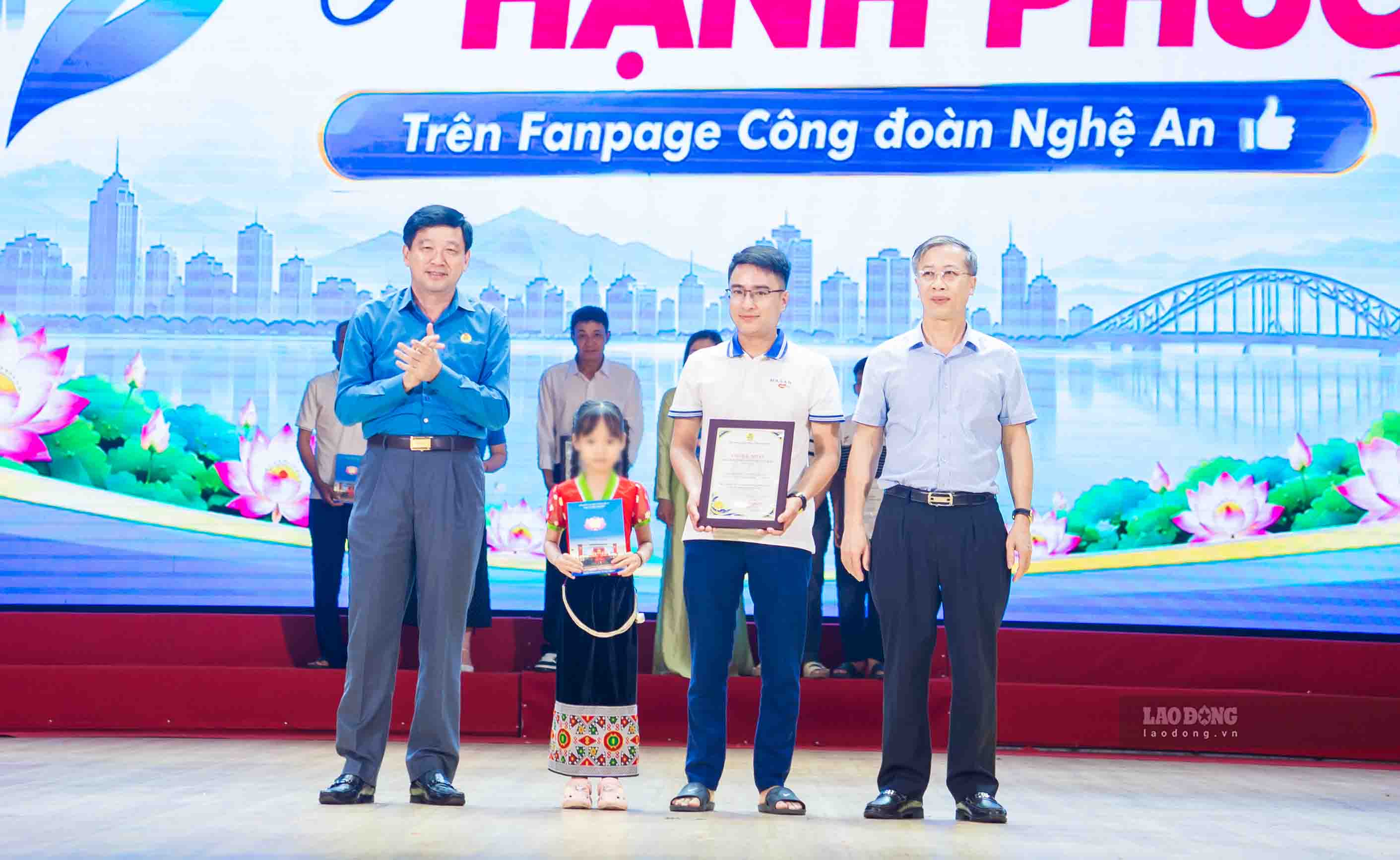 Nghệ An tuyên dương 66 gia đình công nhân gương mẫu