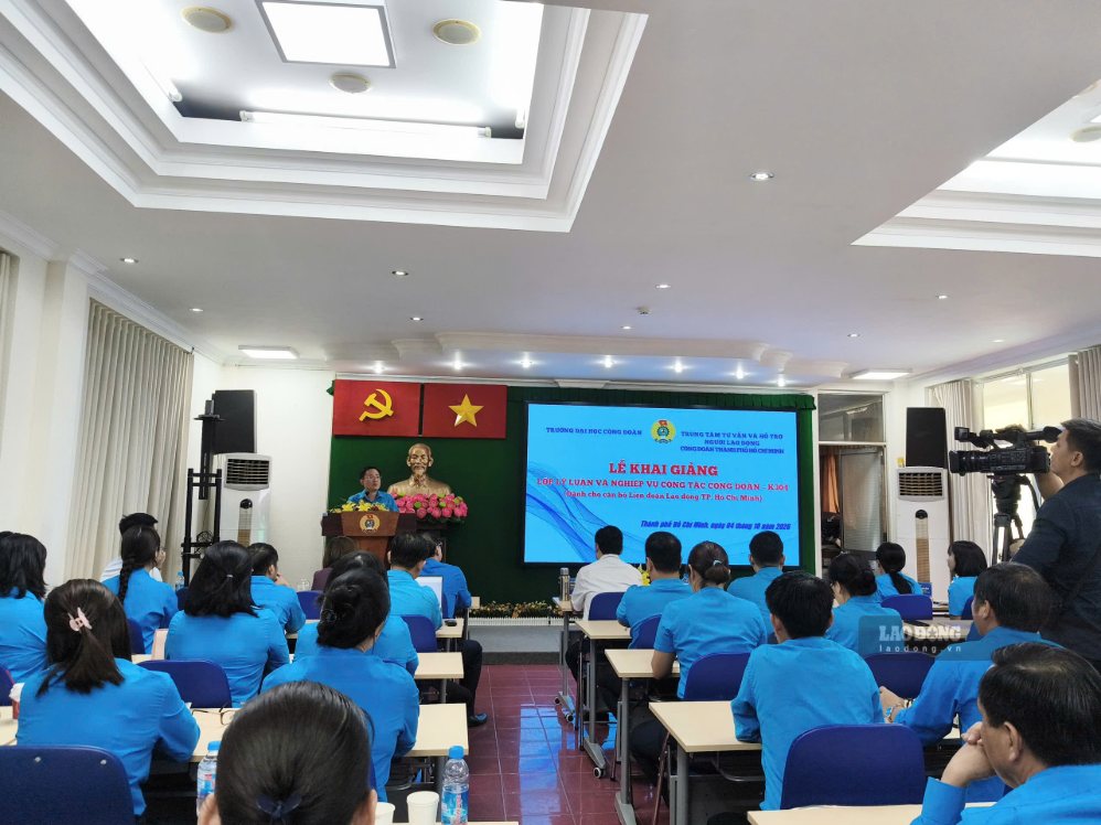 Toàn cảnh lớp bồi dưỡng Lý luận và nghiệp vụ công tác công đoàn cho hơn 70 cán bộ công đoàn cơ sở. Ảnh: Tuyết Nga (chụp ngày 4.10)