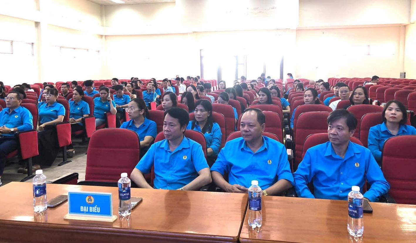 Tập huấn nghiệp vụ tài chính cho cán bộ công đoàn cơ sở ở Nghệ An