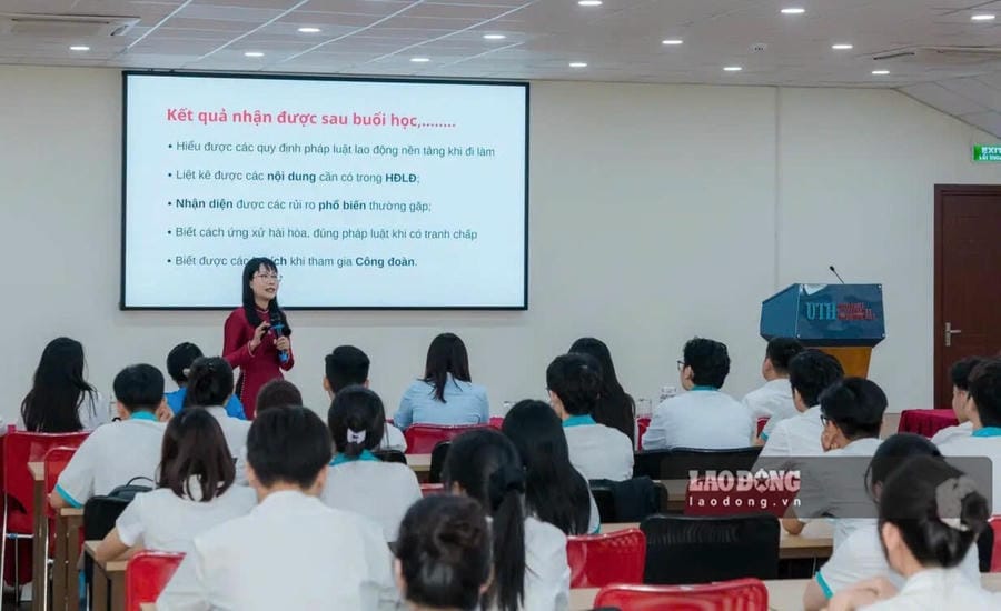 Trang bị kiến thức pháp luật cho sinh viên trước khi đi làm