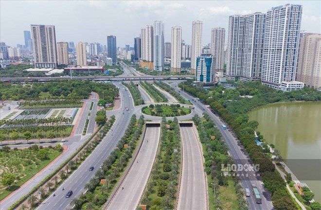 Hà Nội thí điểm phủ xanh trụ cầu đường sắt, hầm chui