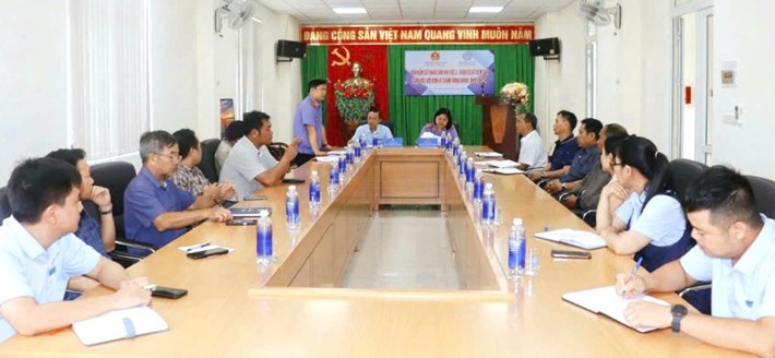 Cơ quan chức năng tỉnh Đắk Lắk làm việc với doanh nghiệp chậm đóng bảo hiểm. Ảnh: VKSND tỉnh Đắk Lắk