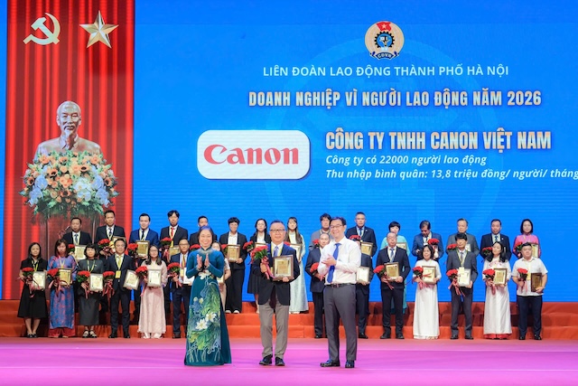 Hội nghị vinh danh 30 Doanh nghiệp vì người lao động. Ảnh: Hà Quân