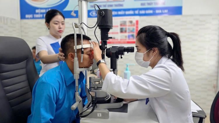 Công đoàn đồng hành, bệnh viện chung tay chăm lo sức khỏe nữ đoàn viên