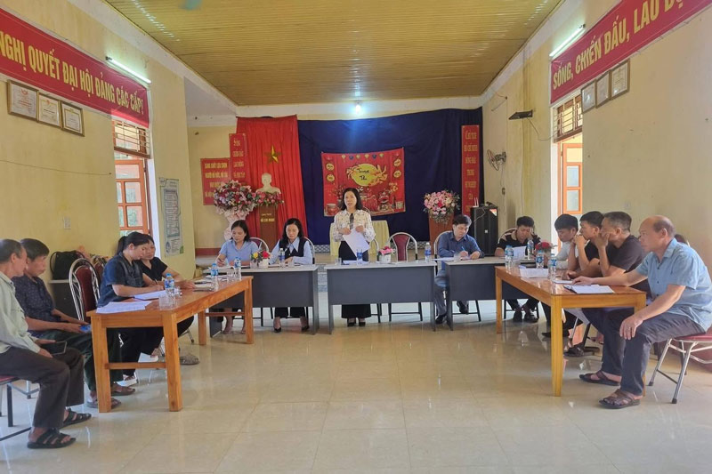 Công đoàn xã Yên Bình cùng Mặt trận nắm tình hình sau sáp nhập thôn