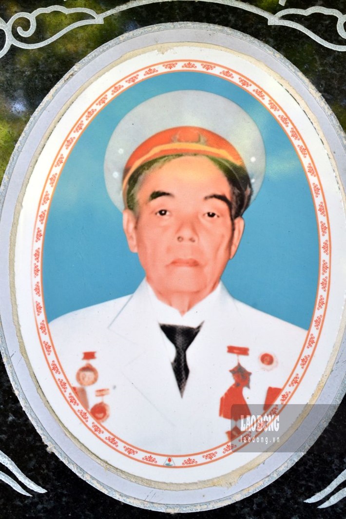 Chân dung nhà báo Lê Trắc - nguyên Thư ký tòa soạn báo Chiến Thắng, người cắm mốc sinh khí trên tiền tiêu biển Tây. Ảnh: Thanh Mai