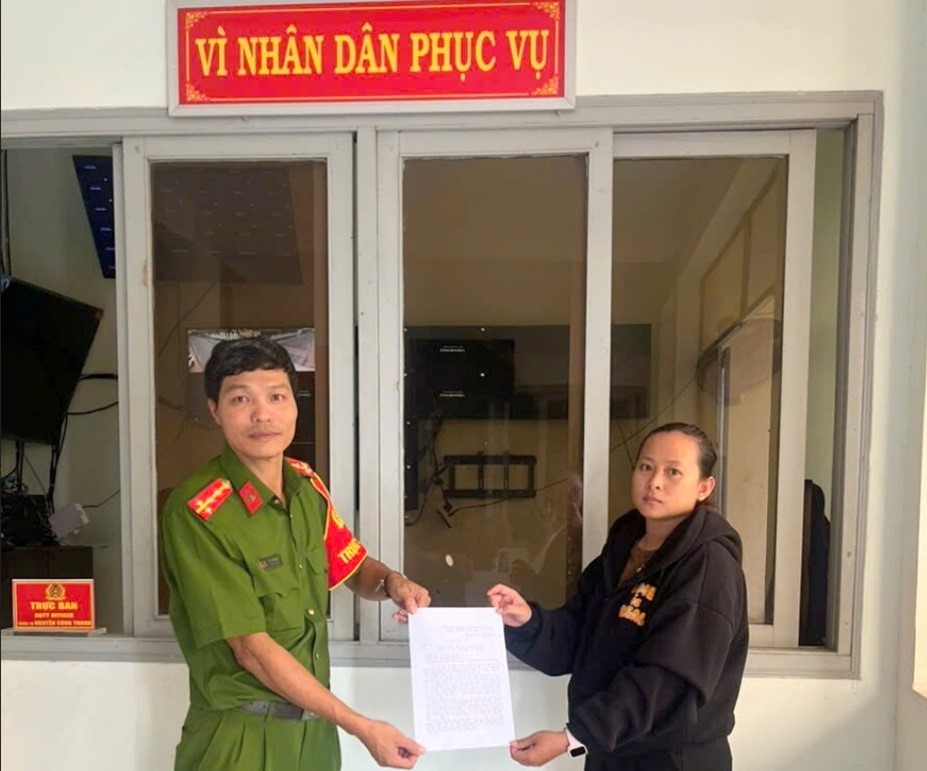 Công an giúp người dân nhận lại hơn 20 triệu đồng chuyển khoản nhầm